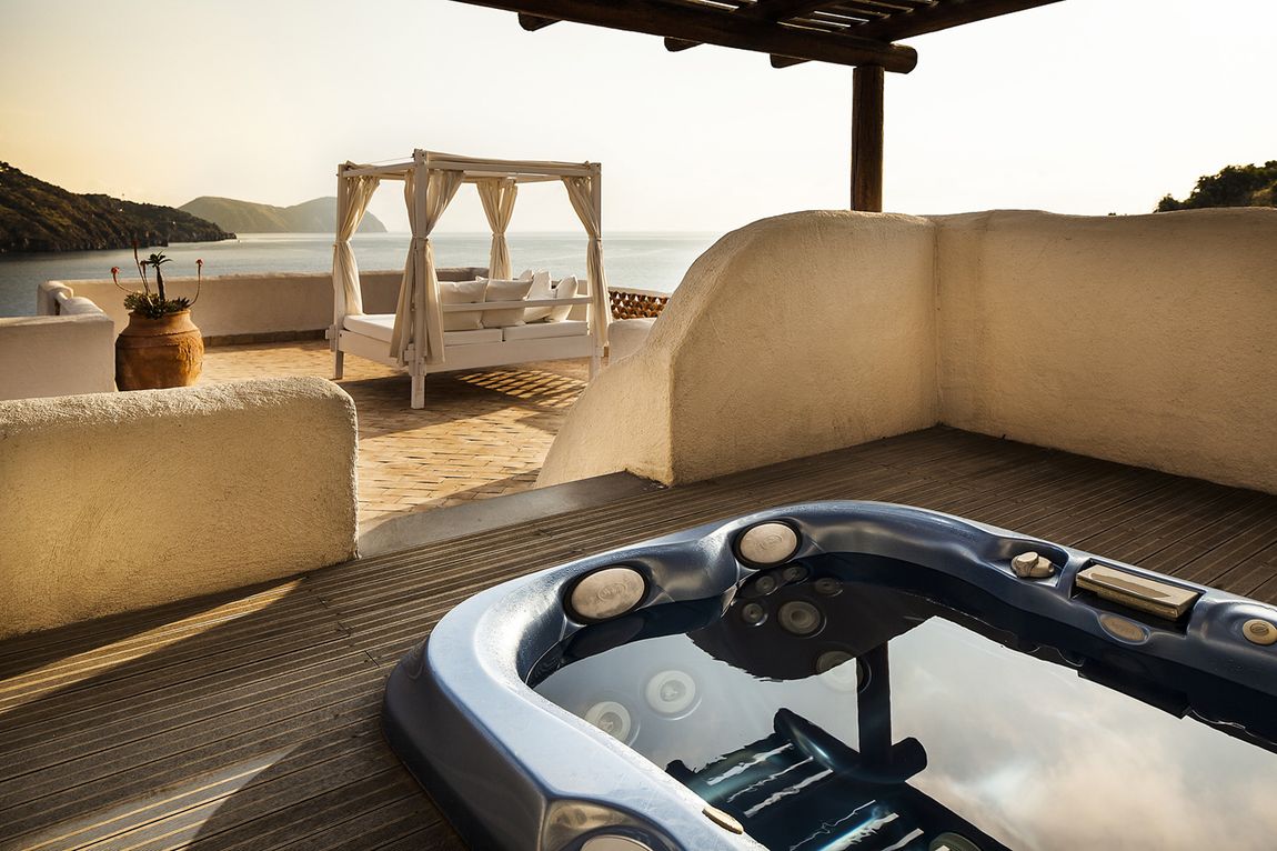 Therasia Resort Camere Jacuzzi