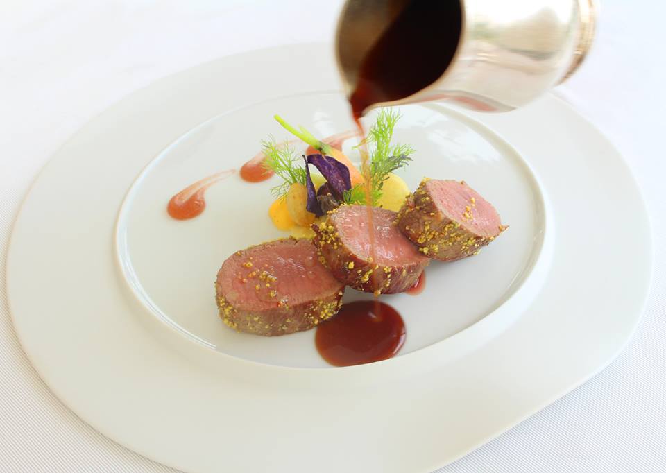 Rack of lamb with foie gras Laticauda, appareil the vanilla bean and pistachio